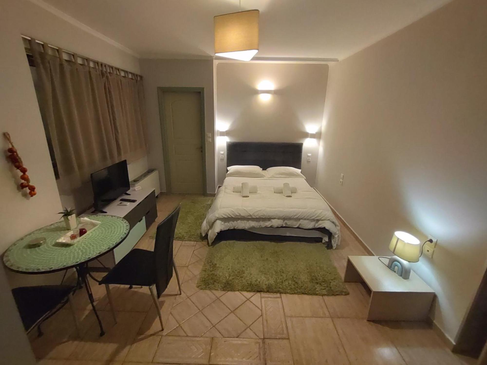 Central Studio - Fully Equiped. Ideal For Couples Pátra Eksteriør bilde